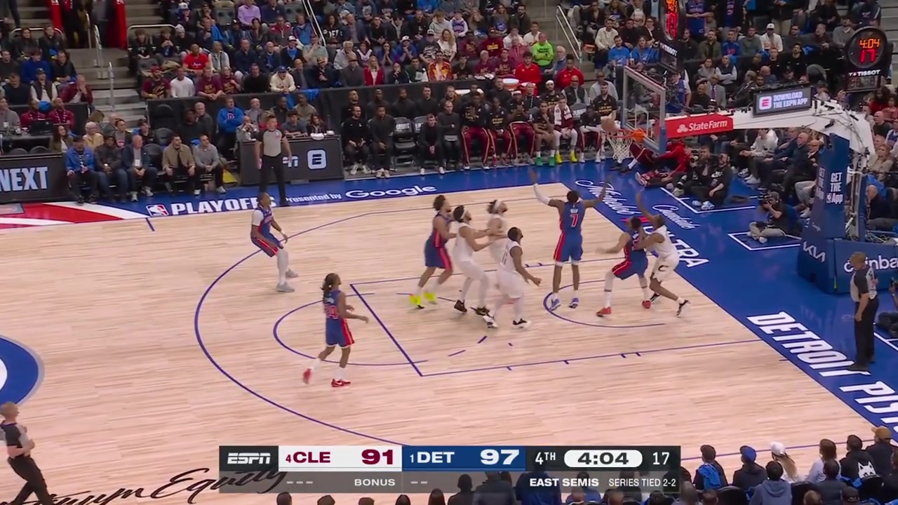 Daniss Jenkins scores the And-1 layup on James Harden and Max Strus hits his 6th triple of the night at the other end