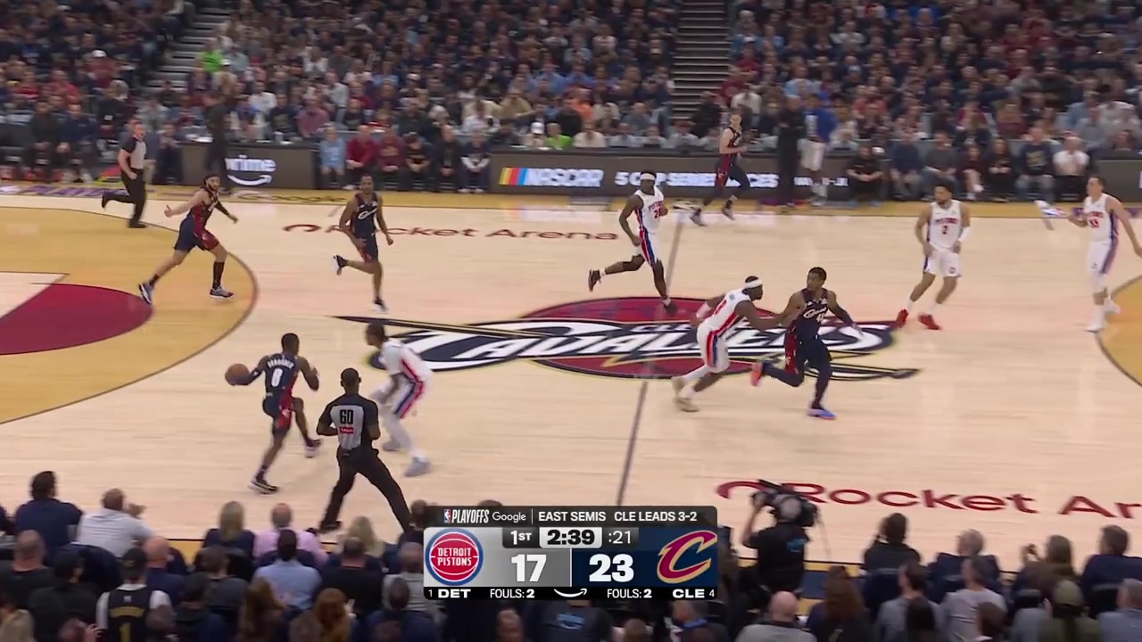 Dennis Schroder turns the ball over in mid-court Cade Cunningham goes 1v1 on the fastbreak against Evan Mobley who blocks him
