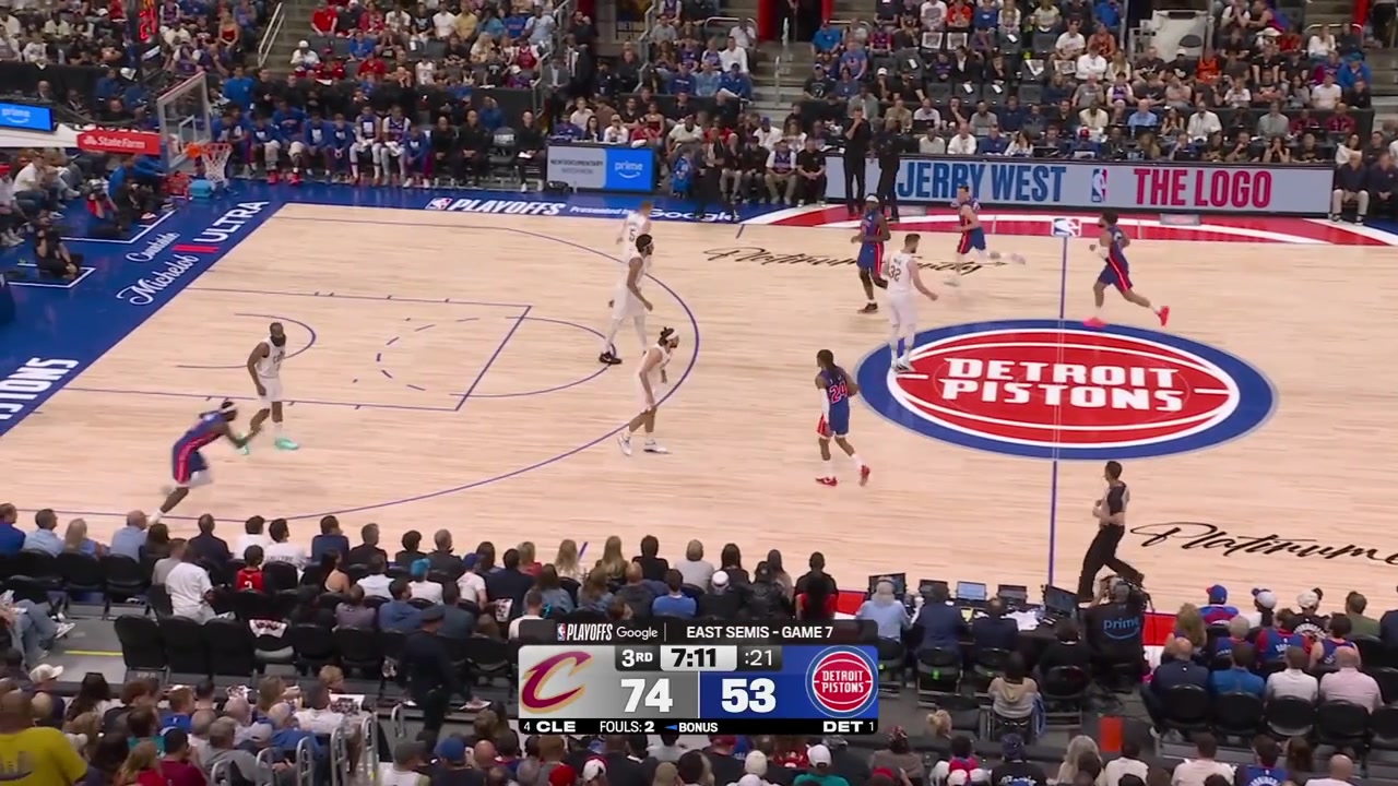 Daniss Jenkins drives and finds cutting Isaiah Stewart who pump fakes Jarrett Allen and scores the And-1 on him with a replay