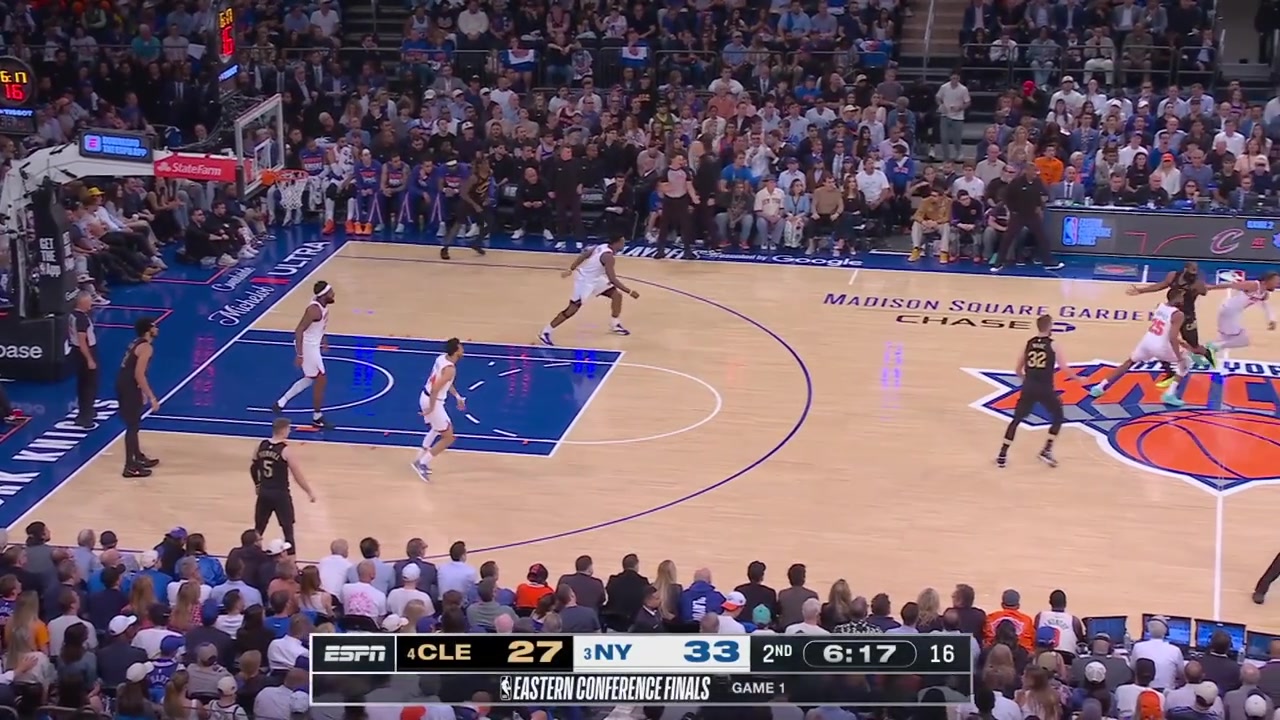Jalen Brunson and Mikal Bridges trap James Harden in mid-court resulting in a steal and an easy fastbreak layup for Brunson with a replay