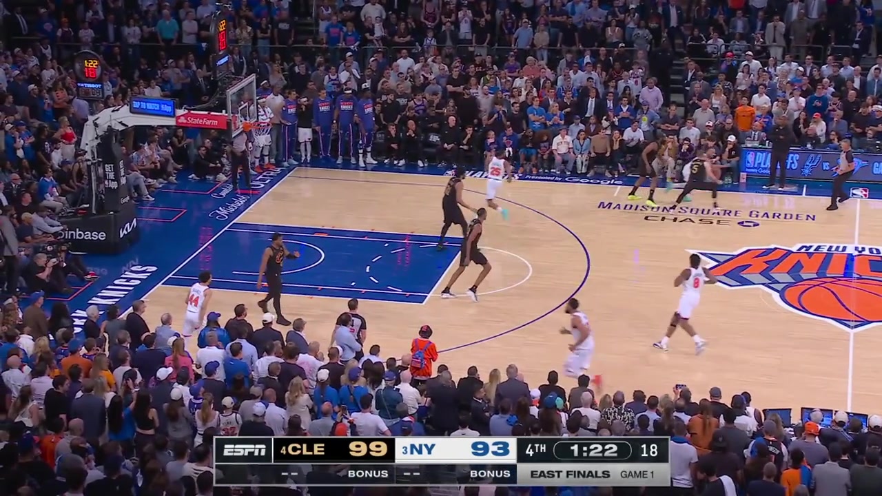 Jalen Brunson finds Mikal Bridges for the corner 3 to cut the Cavaliers' lead to just 3 with over a minute remaining
