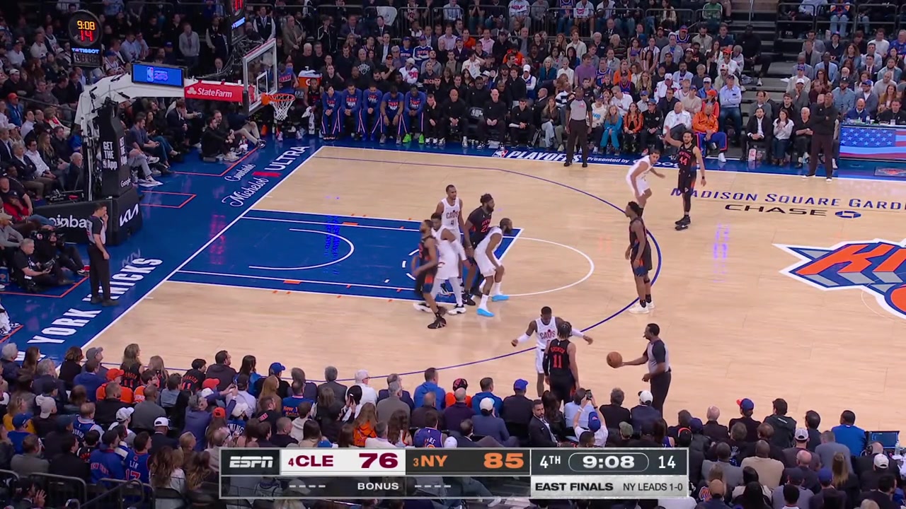 The Knicks with a bad inbound play Jaylon Tyson steals the ball and scores the layup to cut the Knicks' lead to just 7