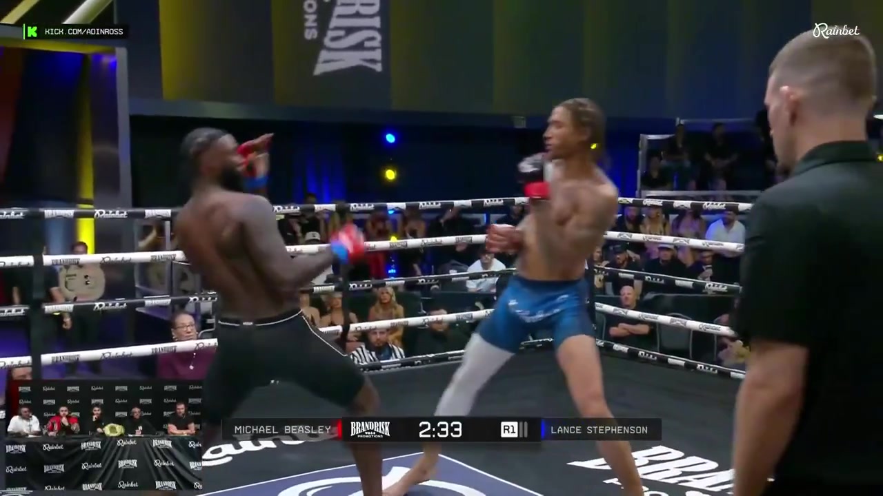 Lance Stephenson submits Michael Beasley