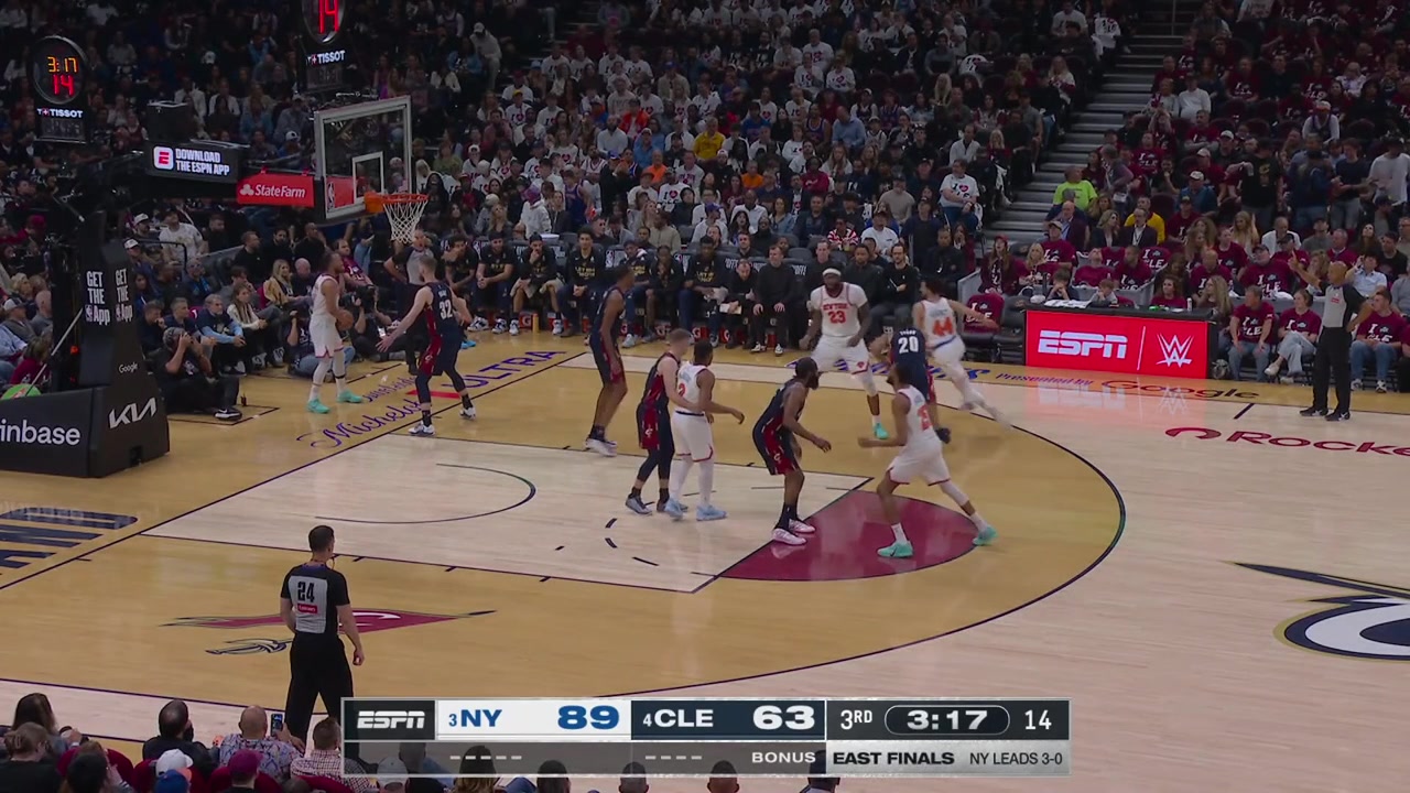 Mitchell Robinson with the dunk off the give and go with Landry Shamet with a replayIncluding a replay of the driving dunk by Shamet from few possessions ago