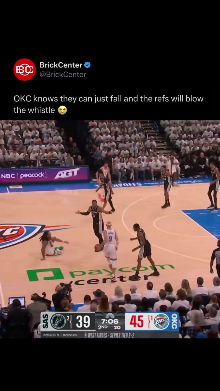 Foul on Keldon Johnson as Jaylin Williams runs into him