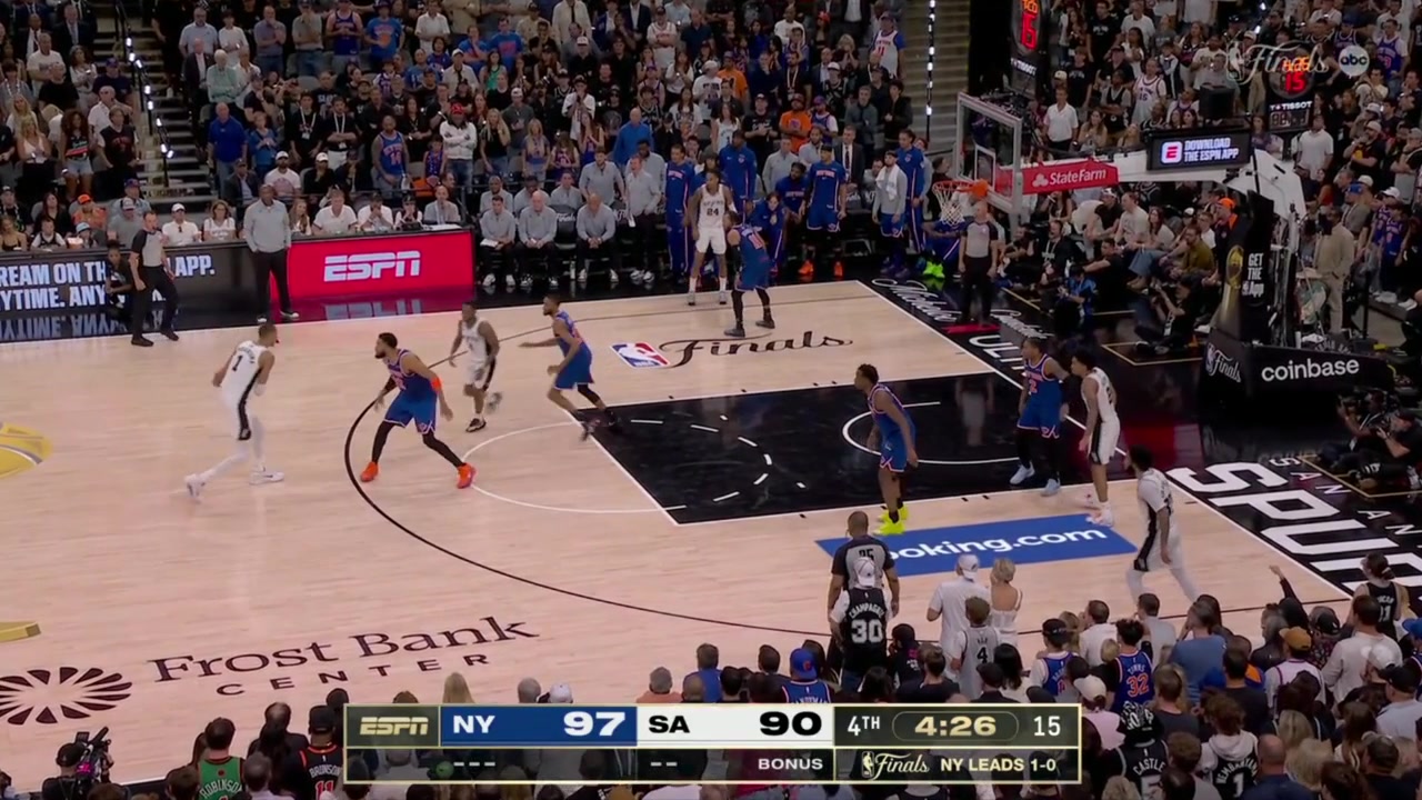 Wemby spins around KAT to cut the lead to 5