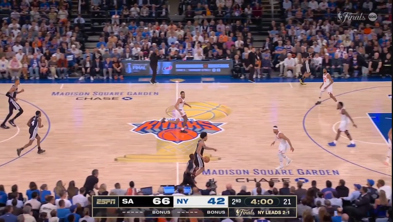 Dylan Harper drills in a 3 the Spurs' 13th 3 pointer in the game as the lead extends to 27
