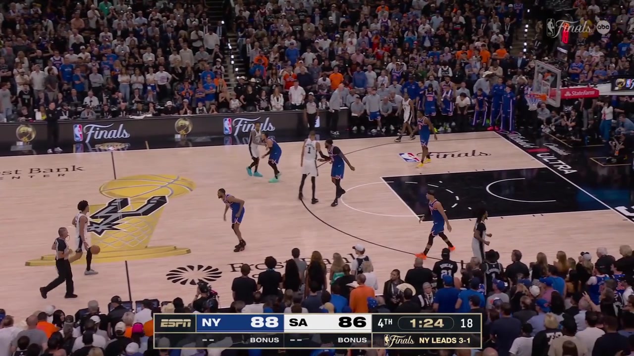 Dylan Harper hits the fadeaway jumper to tie the game and Jalen Brunson answers right back to give the Knicks the lead45 Points for Brunson