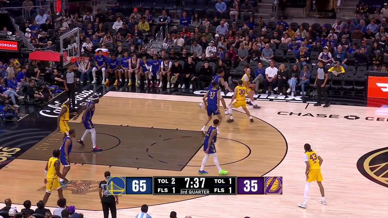 Cameron Carr hits his 5th 3-pointer of the night - 17 points