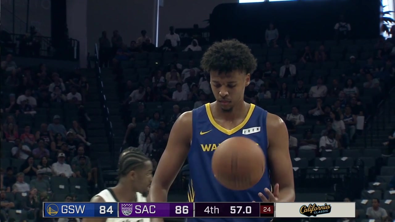 The Warriors Blue misses multiple attempts to tie the game to give them the lead late in the 4th quarter until Emanuel Sharp finally gets a rebound for the KingsSharp makes both clutch free throws to put the Kings up 4