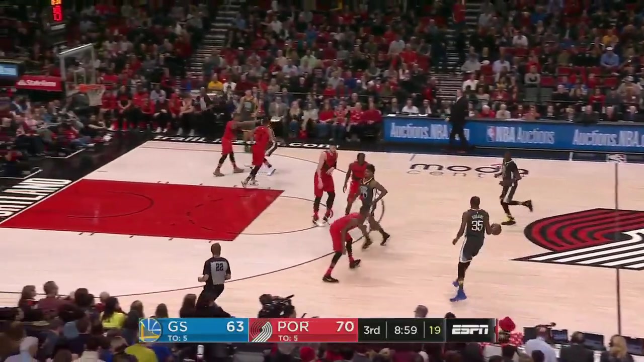Kevin Durant hits back to back 4 point plays vs Portland