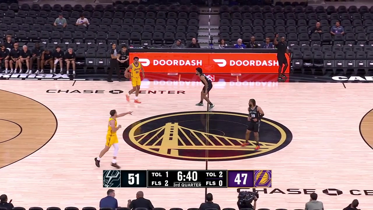 Robbie Avila with a Jokicesque dime to Chris Maon for the easy layup with a replay