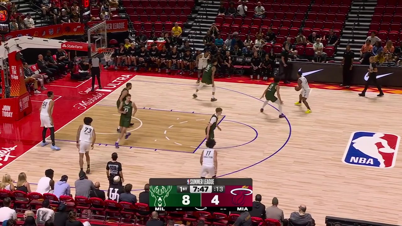 Vladislav Goldin backs down Bogoljub Markovi and dunks it over him and another Bucks player with a replaySecond poster dunk for Goldin already scoring the Heat's first 6 points