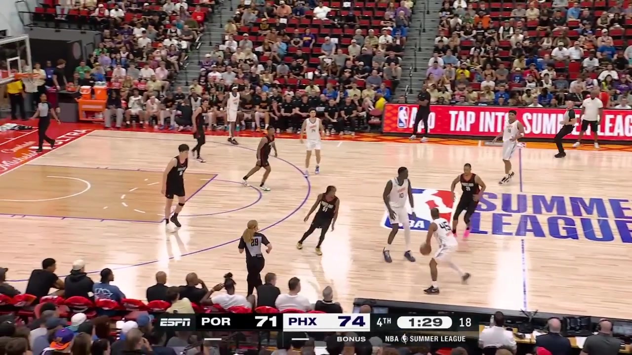 Javonte Cooke hits a clutch 3 DJ Steward answers right back Maluach misses the shot Yang Hansen with the rebound and Chris Youngblood with the clutch lefty reverse layup to cut the lead to 1 and Cooke hits another big 3 and Steward answers AGAIN
