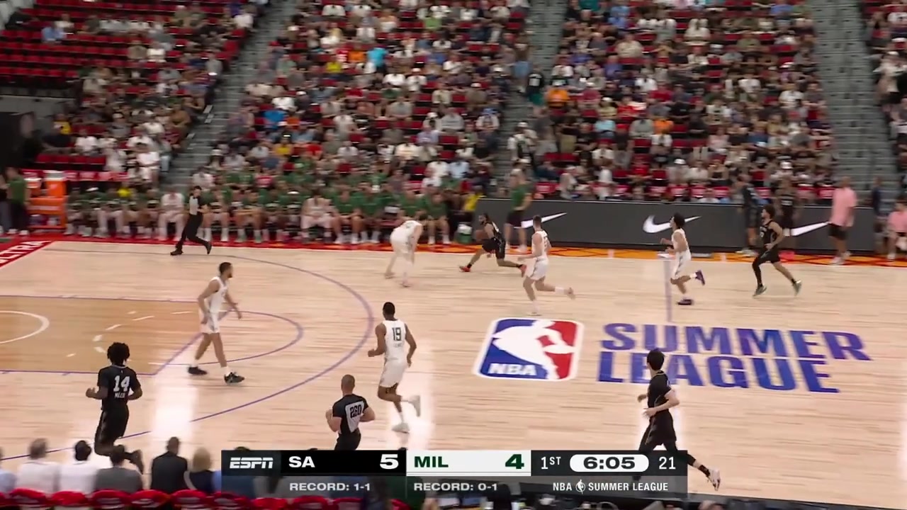 Hyunjung Lee with the layup the block and the assist to RJ Melendez in the 1st quarter