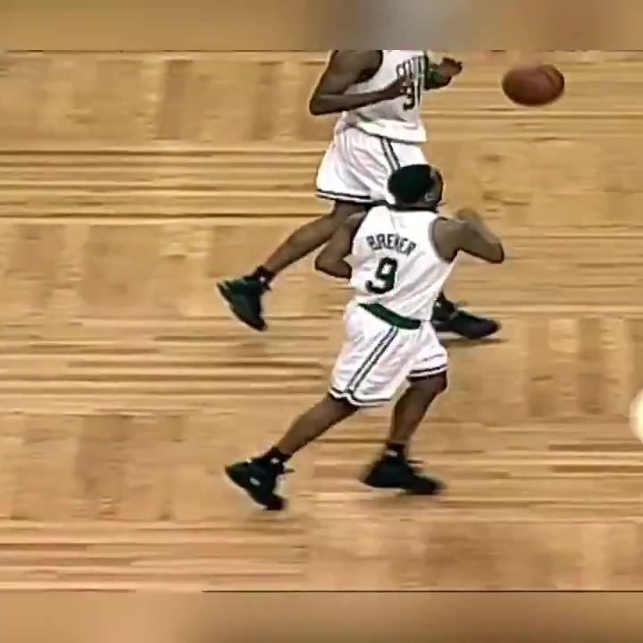 Paul Pierce trash talks Al Harrington the entire possession before burying the 3 in his face