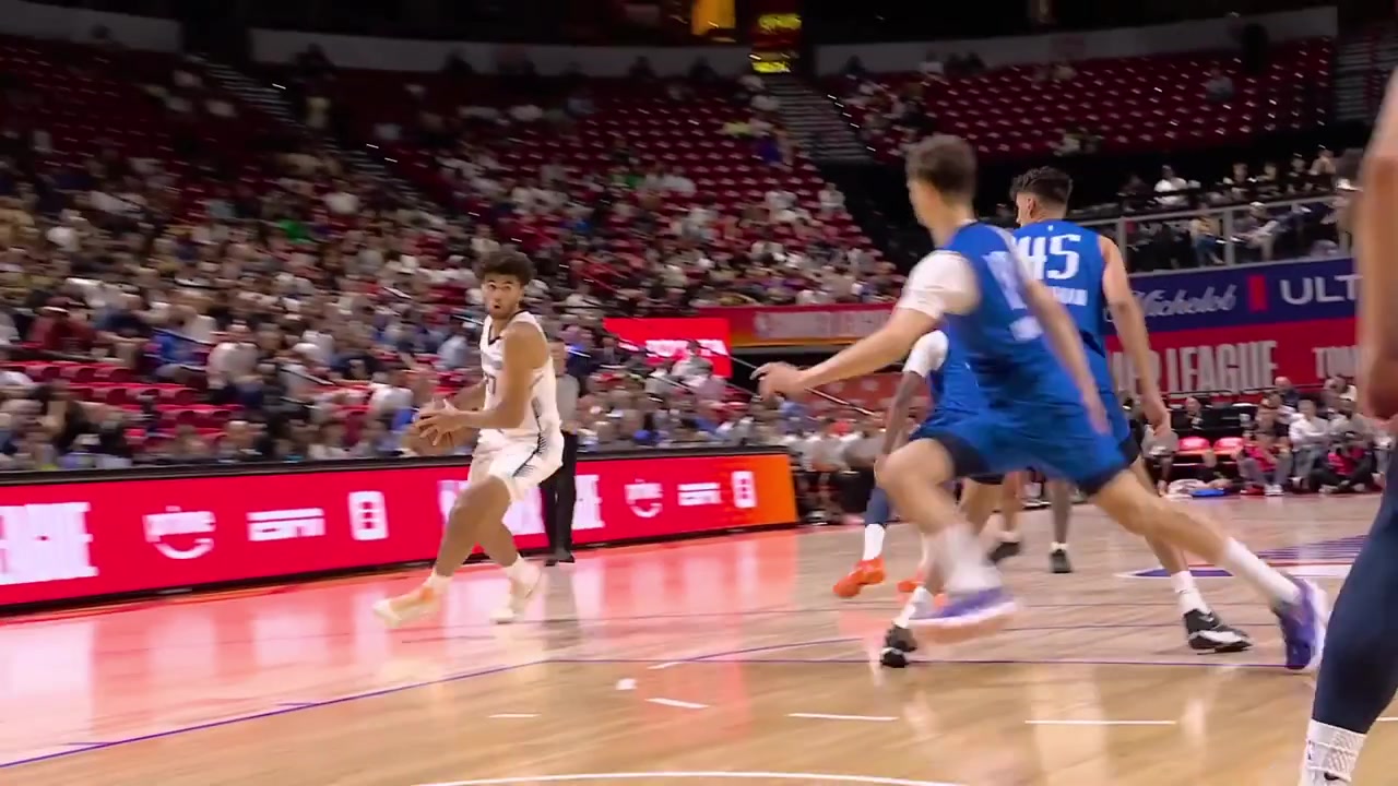 Replays of Cameron Boozer and Olivier-Maxence Prosper highlights from the game thus far