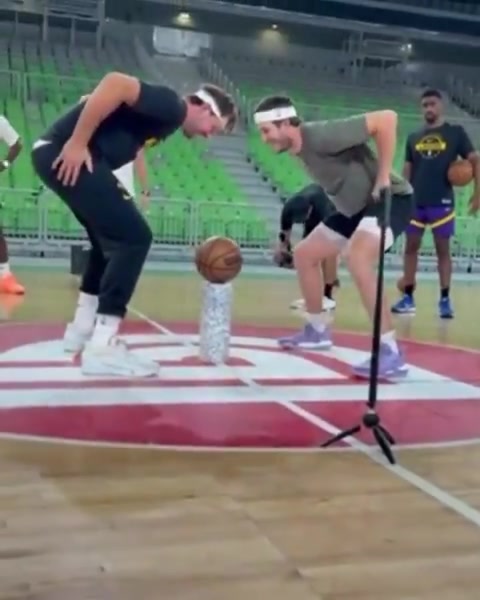 Luka and Reaves Face off in a Reaction Time Test