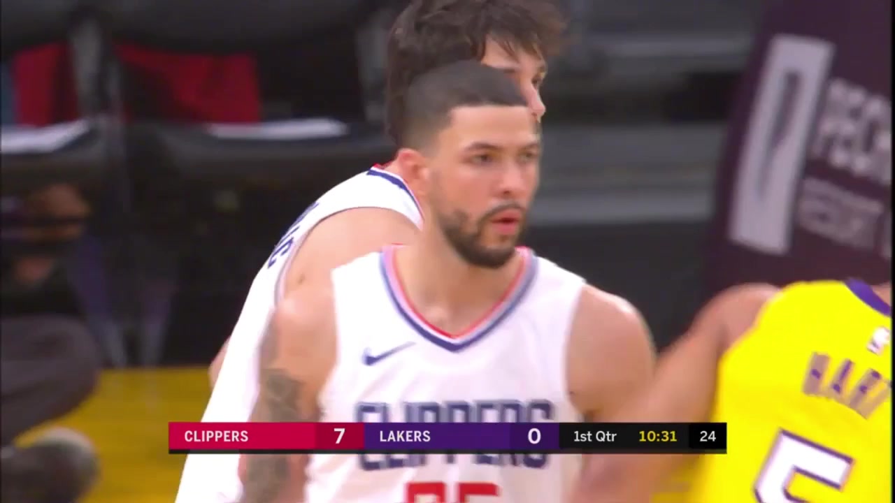 Milo Teodosi intercepts the pass and while falling out of bounds he sends a genius no-look fastbreak pass to Blake Griffin for the dunk with replaysClippers and Lakers commentary 12292017