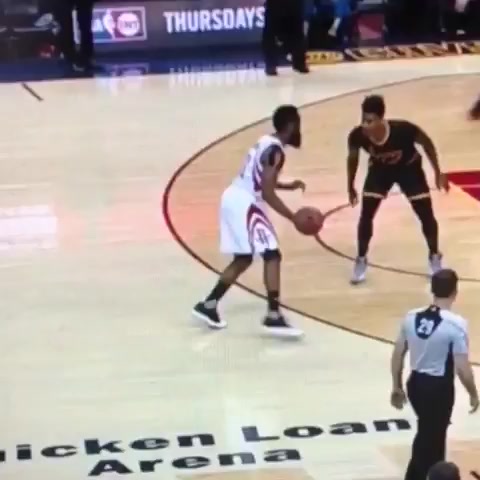 First 30 seconds is 2015 Harden size up last 30 seconds is mvp Harden size up do you notice any difference