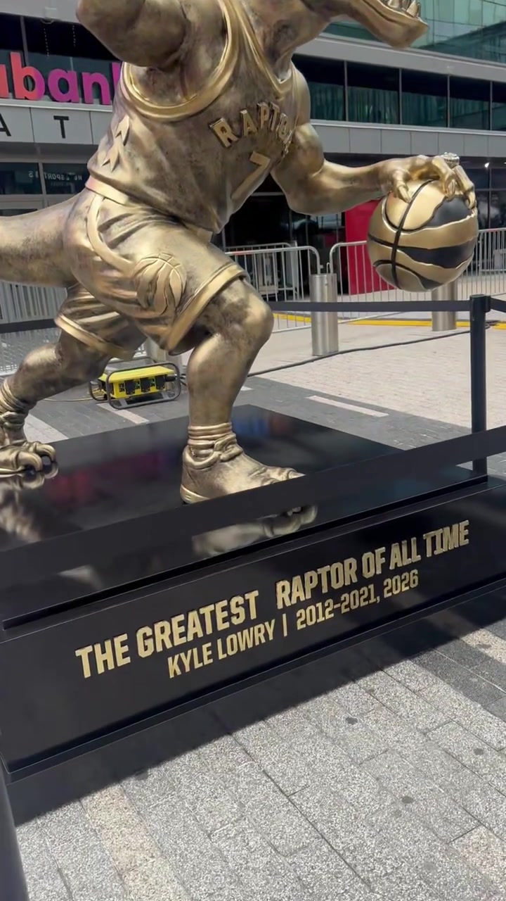 Kyle Lowry x Raptors statue Greatest Raptor of all time