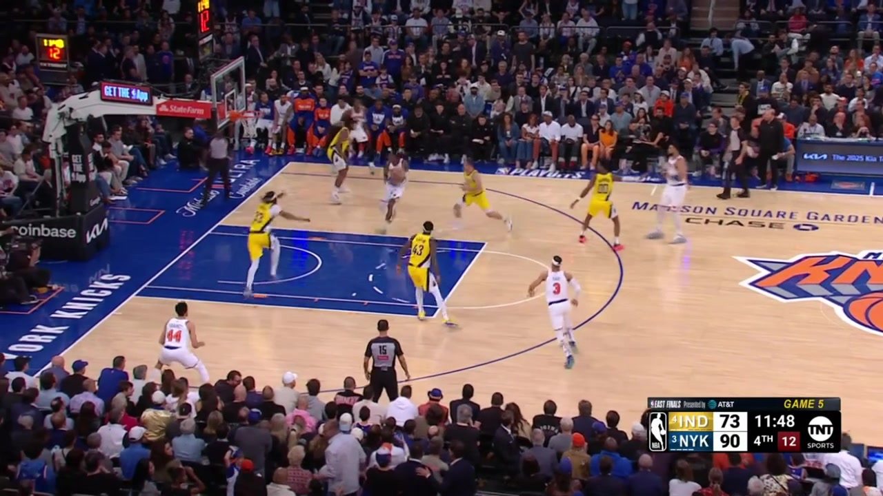 Landry Shamet with the tough step-back longer 2-pointer over Pascal Siakam with a replay