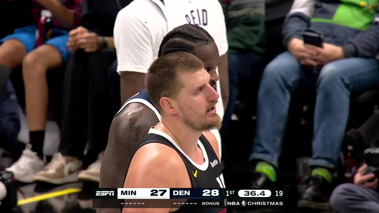 Nikola Jokic played chess against the Timberwolves and scores his 18th point of the 1st quarter