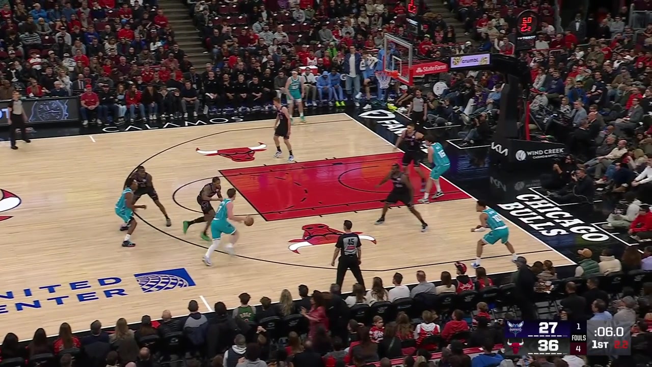 Ayo Dosunmu scores halfcourt buzzer-beater to end the 1st quarter with replays Bulls and Hornets commentaries