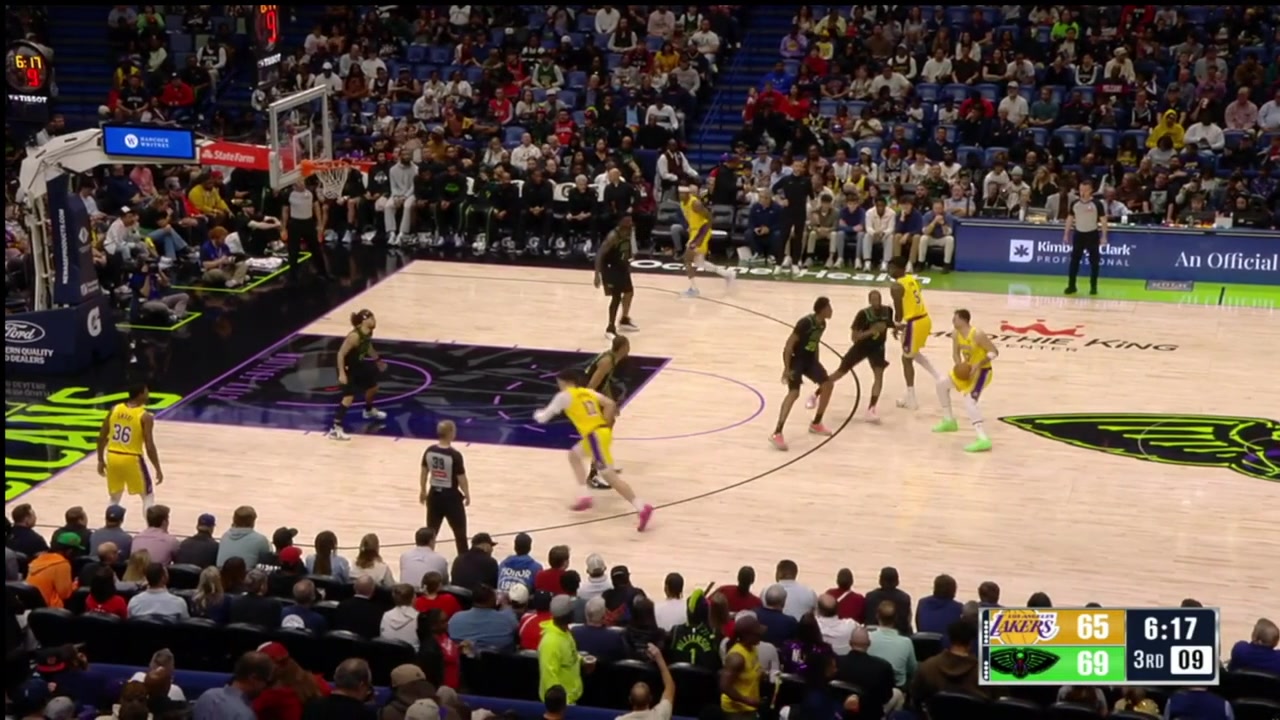 Lob city in New Orleans Luka with another pinpoint lob Derik and Zion respond in kind