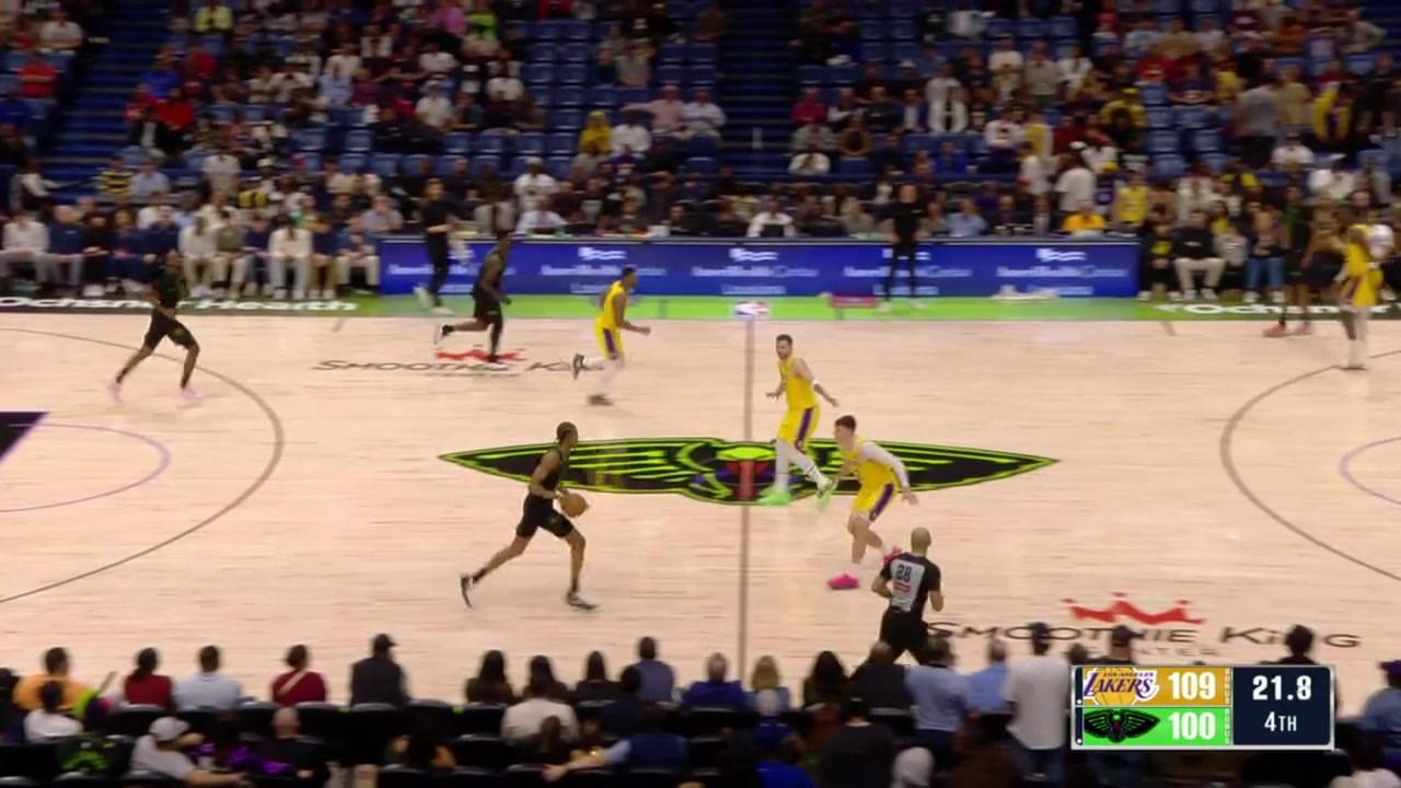 Trey Murphy III hits a 3-pointer late in the 4th quarter to give him a career-high 42 points as the Pelicans lose the game