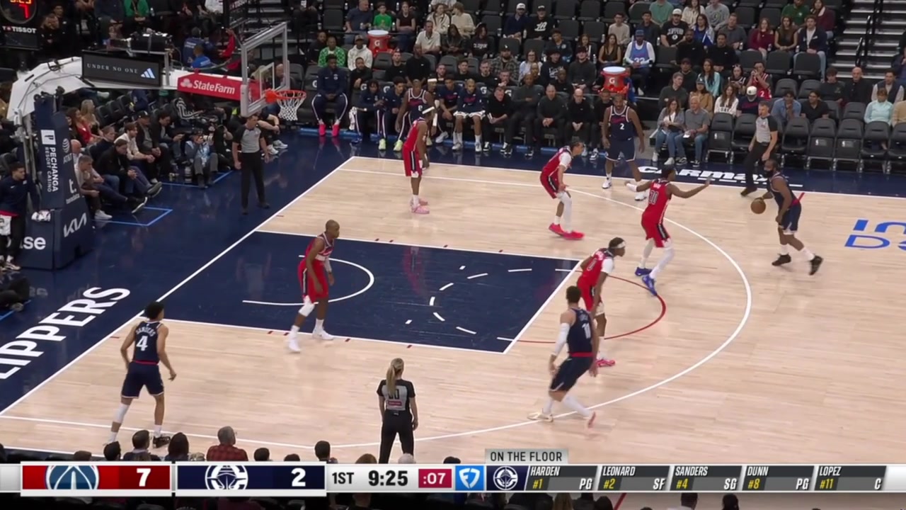 Mario Hezonja blocks Jamal Cain under the rim and sprints down … - NBAclips