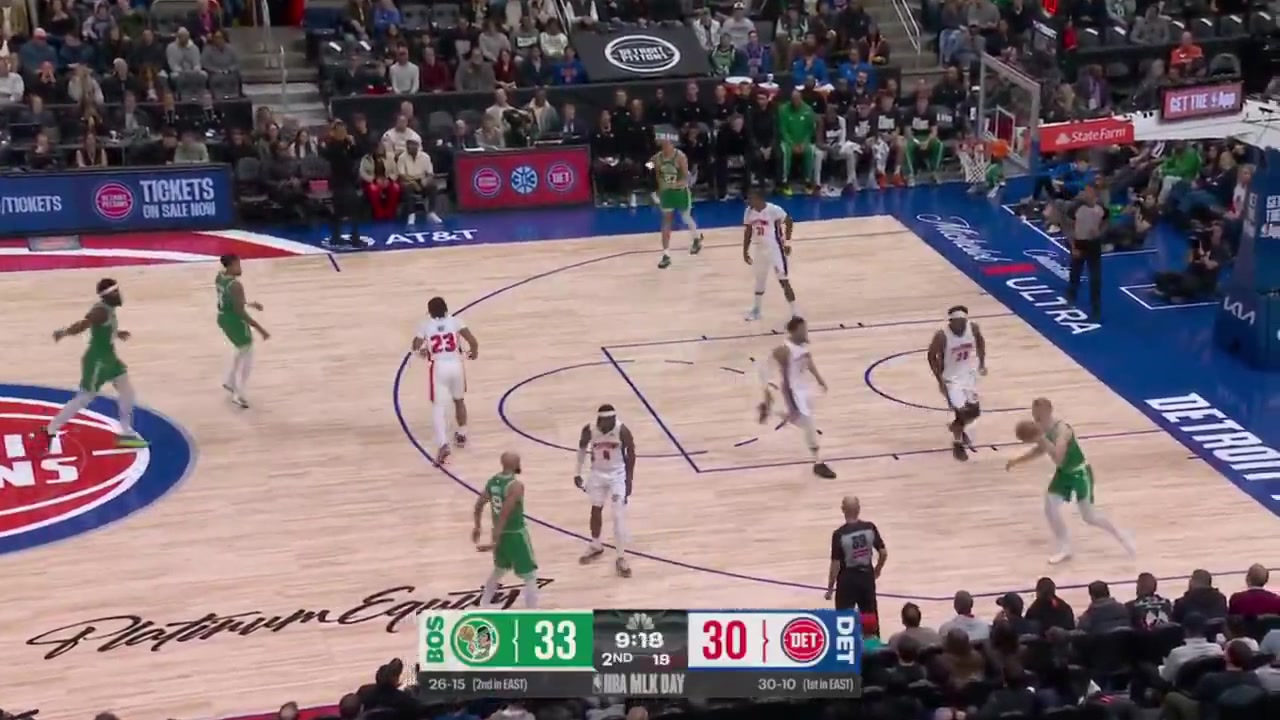 Isaiah Stewart with a big time block at the rim
