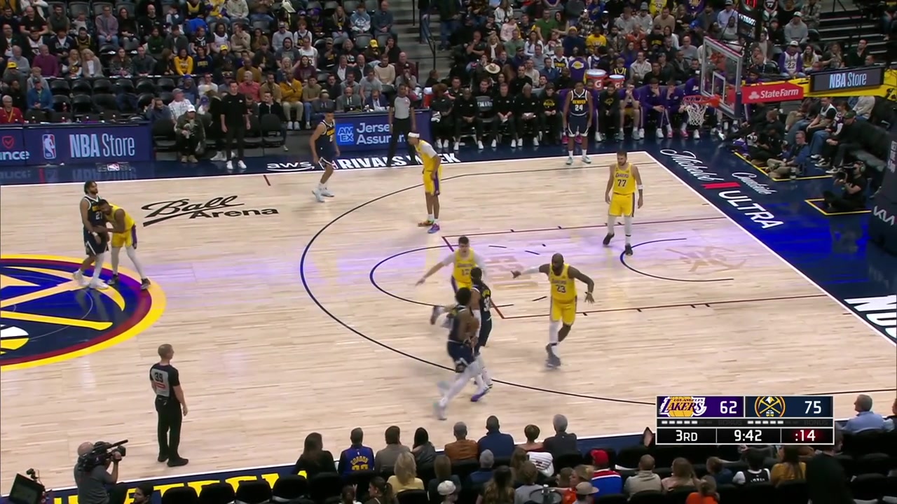 Completely catatonic Lakers defence lets P-Wat meander into the paint for an easy jumper