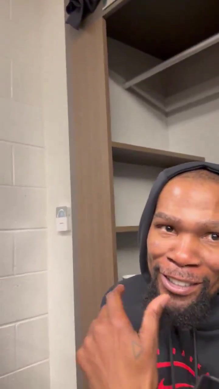 KD on potentially reaching top 3 in points Top 3-4 you need to play at least 20 years for that and still be at that level for 15 If I end up there that's cool but as a kid I just wanted to be in the league Everything else has been a cherry on top but I'm just excited to still be in the NBA