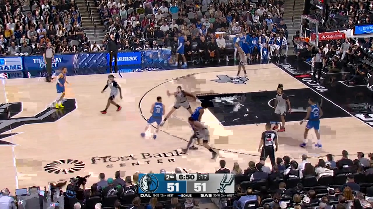Dylan Harper pokes the ball away from Klay Thompson igniting a Spurs fast break where Stephon Castle lobs it up to Carter Bryant for the dunk and the lead with replay