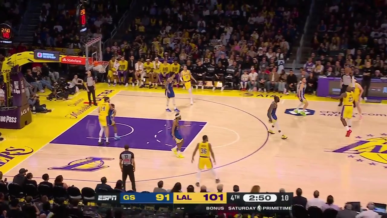 Austin Reaves is called for the offensive foul after shoving Brandin Podziemski and Draymond Green is called for the off-ball foul at the other end after sending Reaves to the floor with a screen plus the shove with replays Maxi Kleber having some words with Draymond