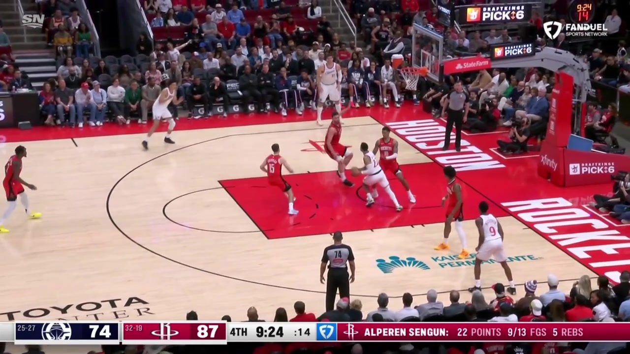 Reed Sheppard gets the steal and goes coast-to-coast for the layup Rockets 89 - Clippers 74