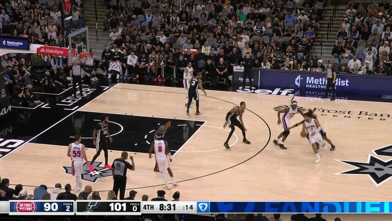 Victor Wembanyama blocks Cade Cunningham and finishes with the alley-oop dunk at the other end off a lob by Devin Vassell and Keldon Johnson with a great hustle to save the ball with replays