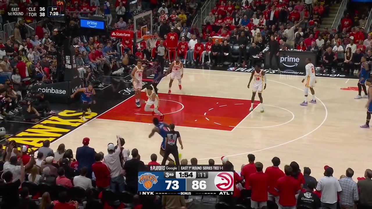 OG Anunoby scores the And-1 layup on Jalen Johnson to give him 21 points in the game with replaysJJ is upset for his mistake