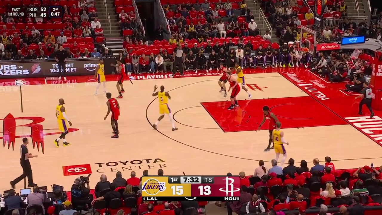 Deandre Ayton lobs it to Rui Hachimura for the dunk with replays11 early points for Rui