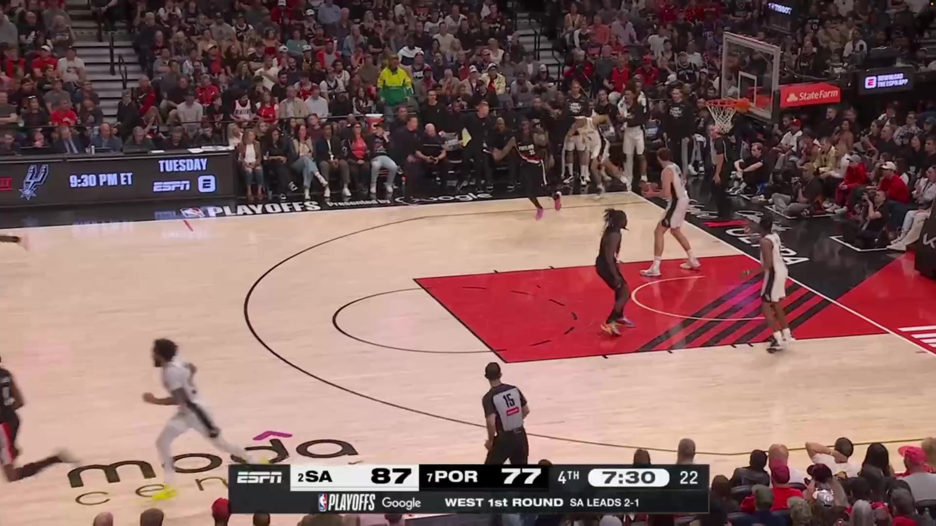 Keldon Johnson hits the 3 to push the lead to 13 as the Blazers have seemingly fallen apart in the second half after being up 17