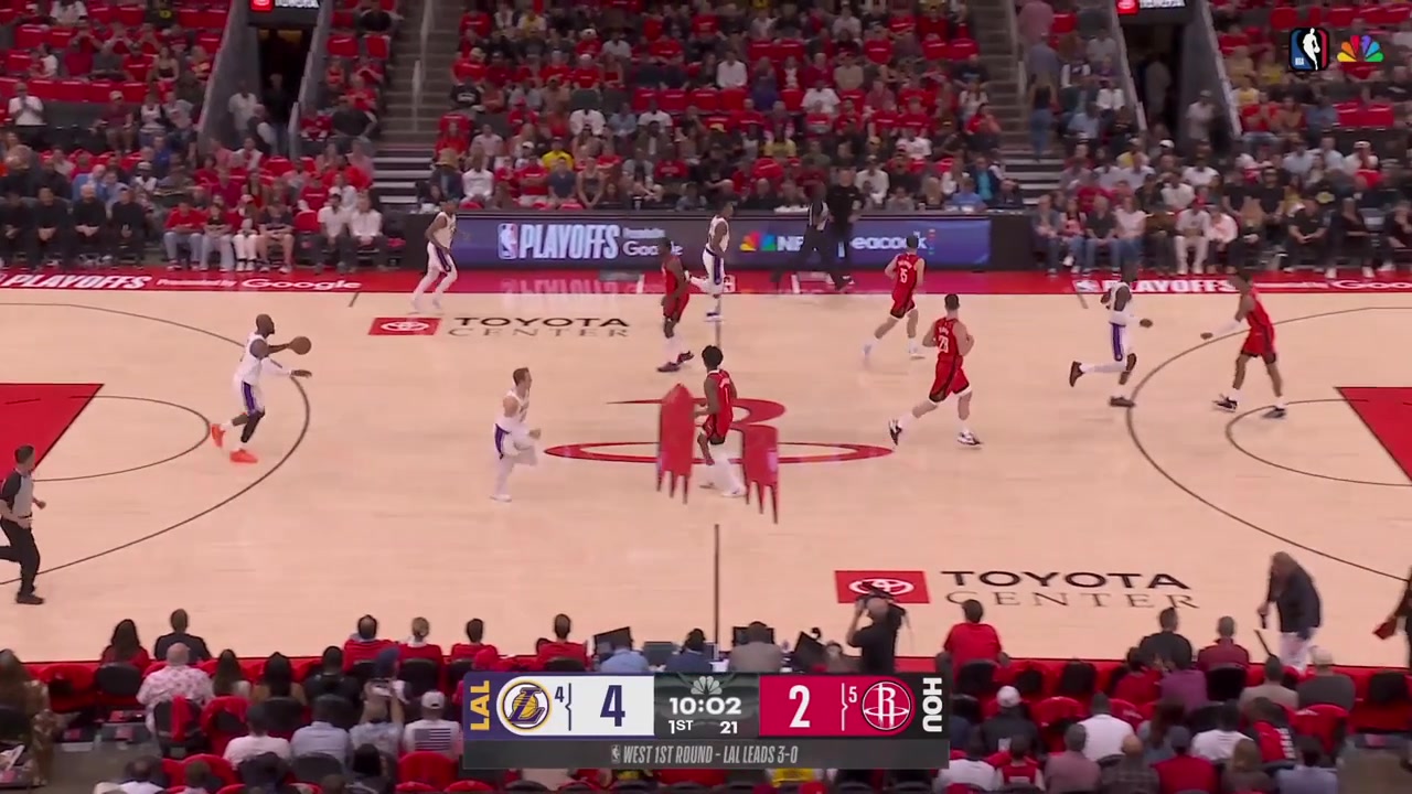 Luke Kennard roams freely and hits the jumper