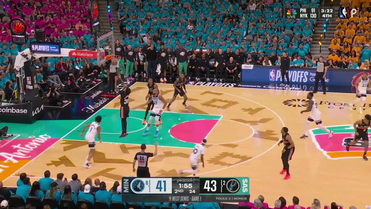 Wemby runs the floor to score over Gobert
