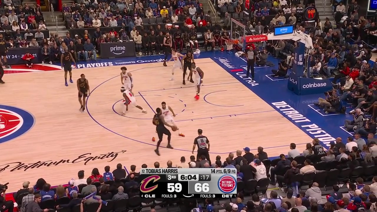 Lowlight Jarrett Allen horribly air balls the lefty hook shot over Jalen Duren