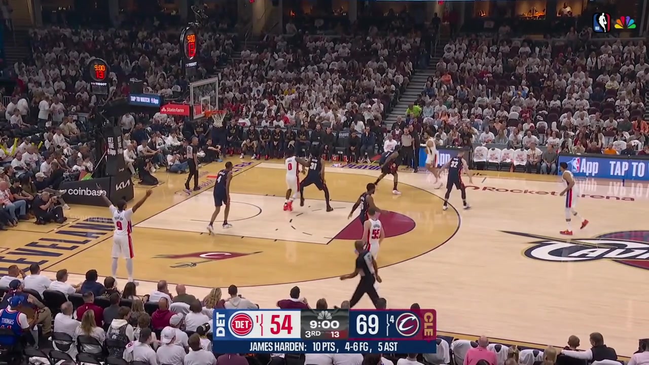Jarrett Allen raises his fist up in the air yells and celebrates the 3-second defensive violation on his teammate Evan Mobley with a replayA sarcastic celebration
