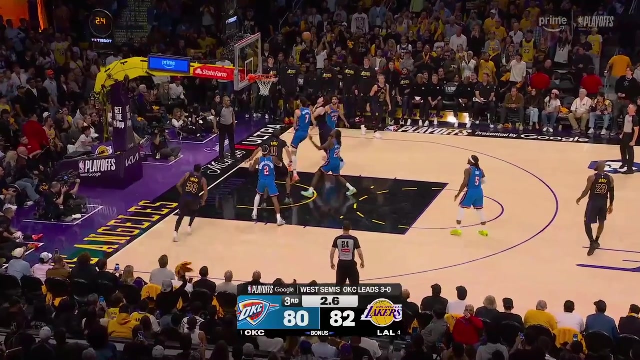 Jaxson Hayes ends the third quarter with an athletic putback for LA