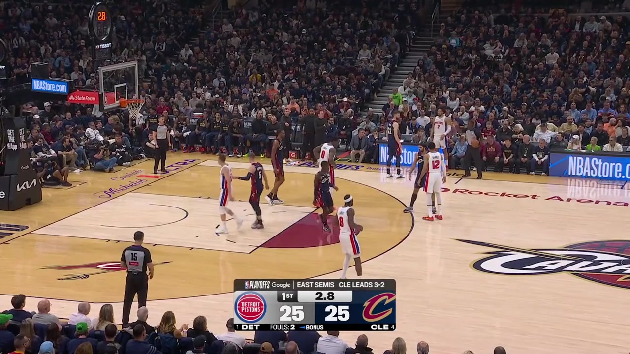 Jalen Duren gets fouled on the alley-oop attempt at the end of the 1st quarter misses both free throws Max Strus taps the rebound off Mobley fouls Daniss Jenkins with 01 seconds remainingJenkins makes both free throws and Strus attempts a laser full court shot