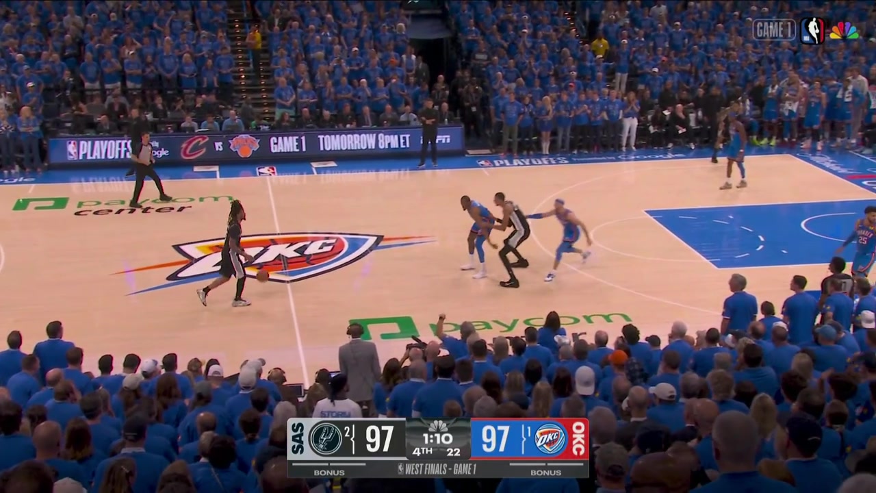 SGA gets the steal but can't make the easy bucket and Wemby ends up with the ball
