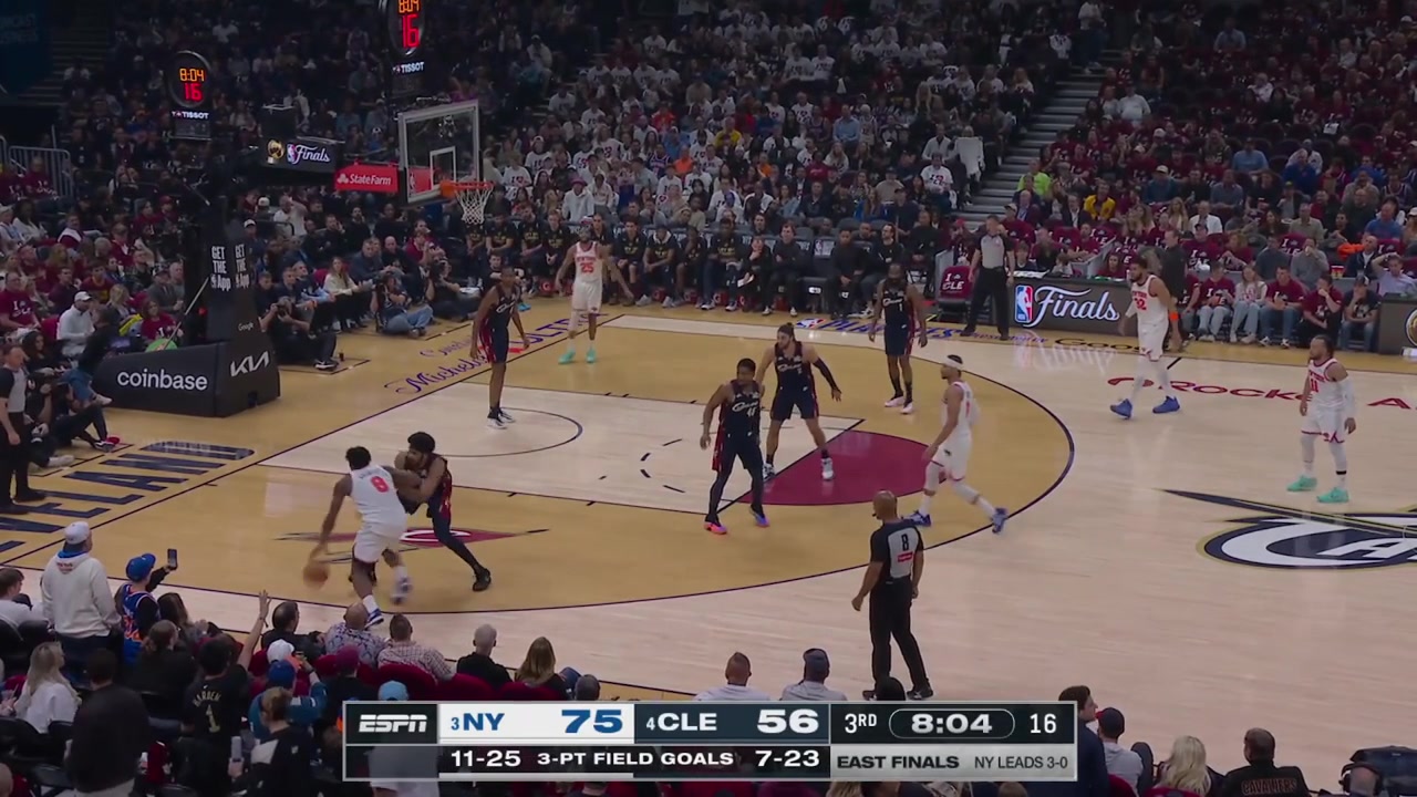 Anunoby loses Allen off the dribble and kicks it out to Bridges for the wide-open three