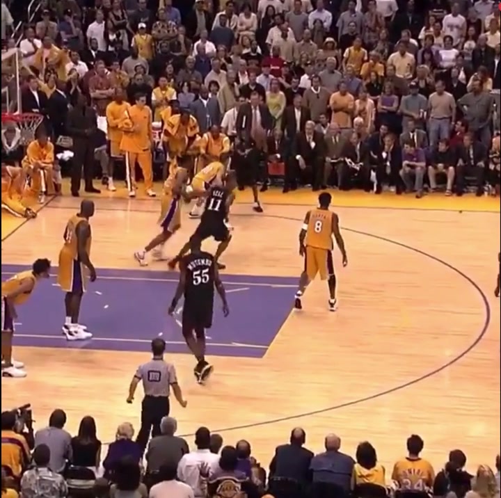 25 years ago Allen Iverson with the iconic cross jumper and step-over on Tyronn Lue